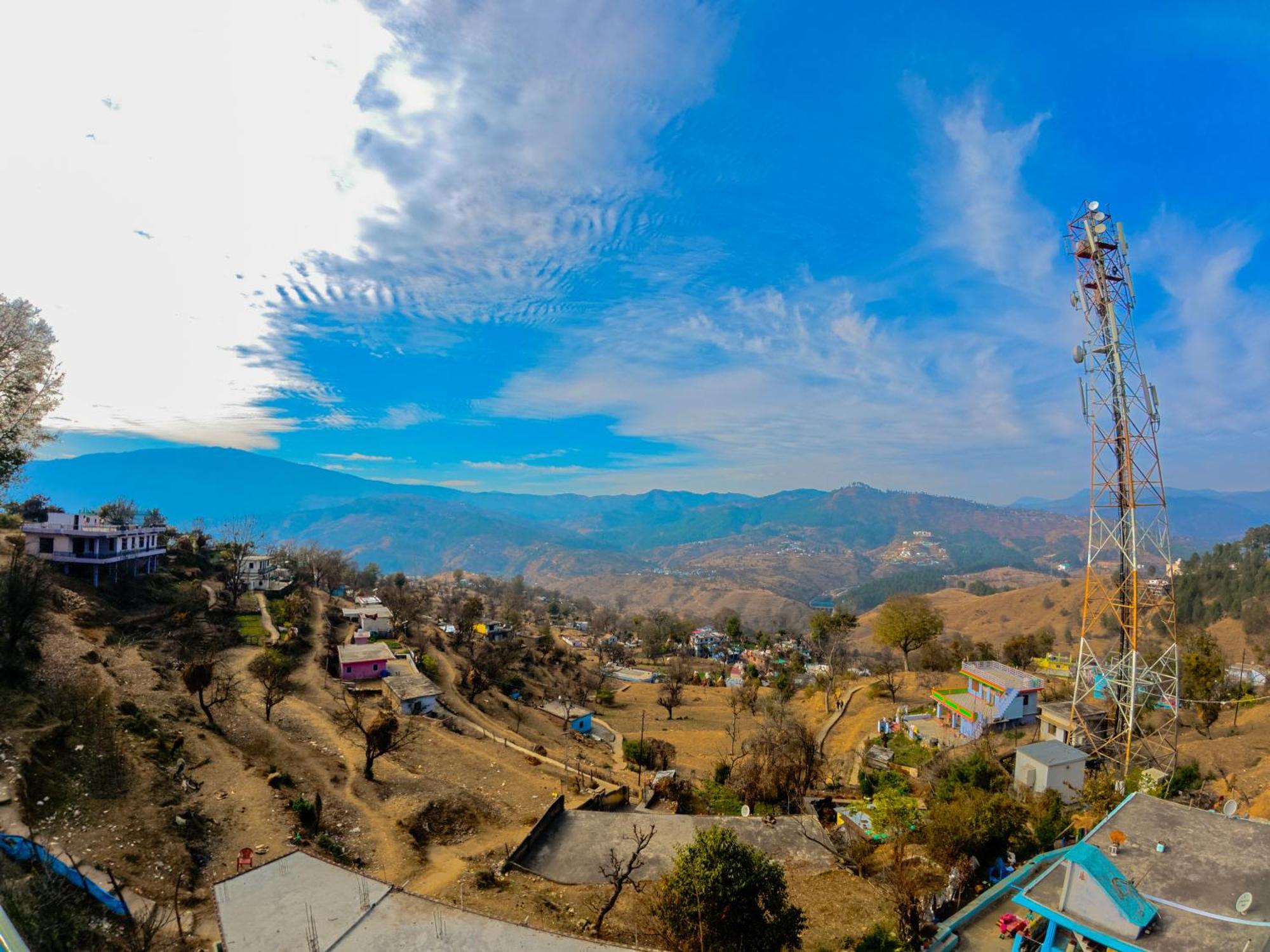 Mahi Restaurant & Guest House Almora Bagian luar foto