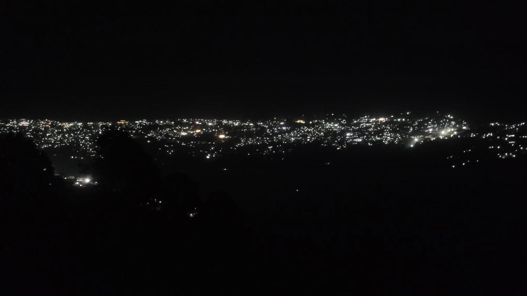 Mahi Restaurant & Guest House Almora Bagian luar foto