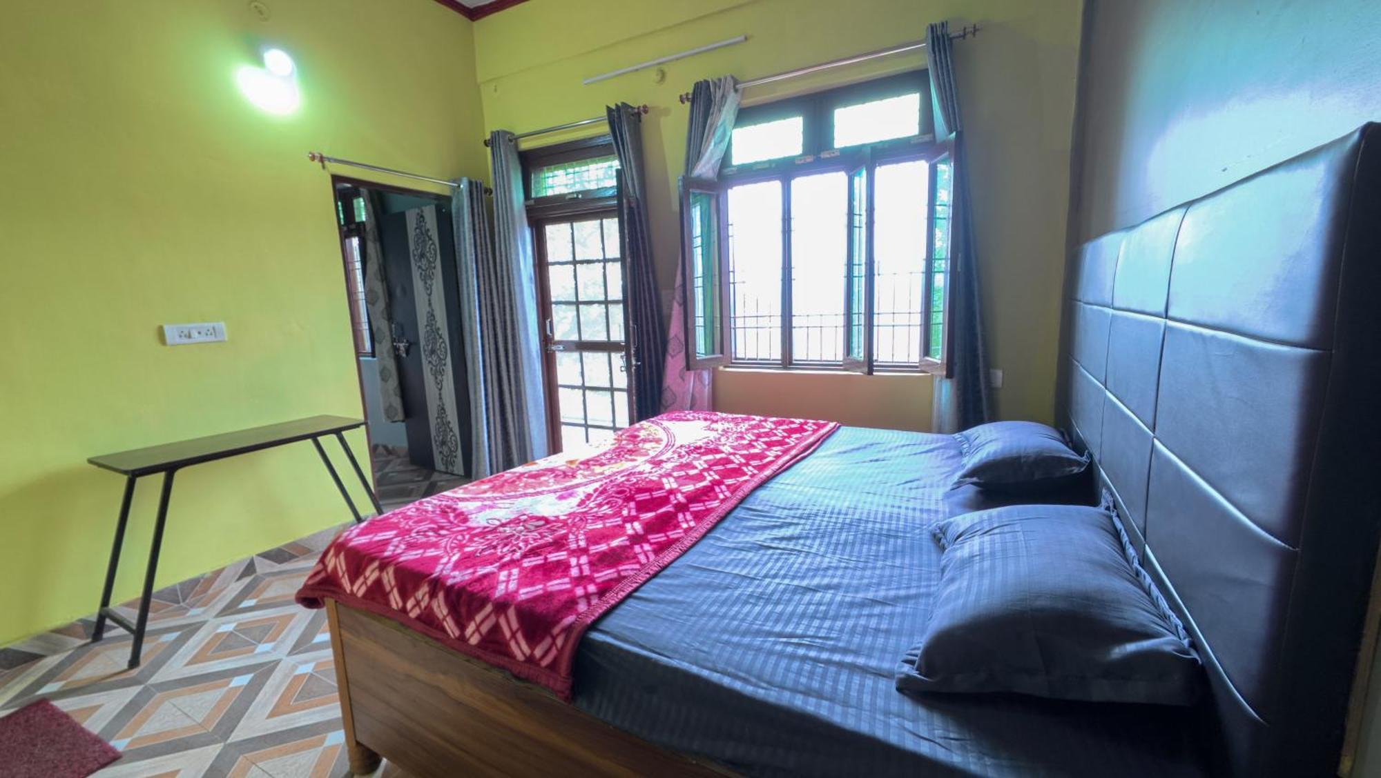 Mahi Restaurant & Guest House Almora Bagian luar foto