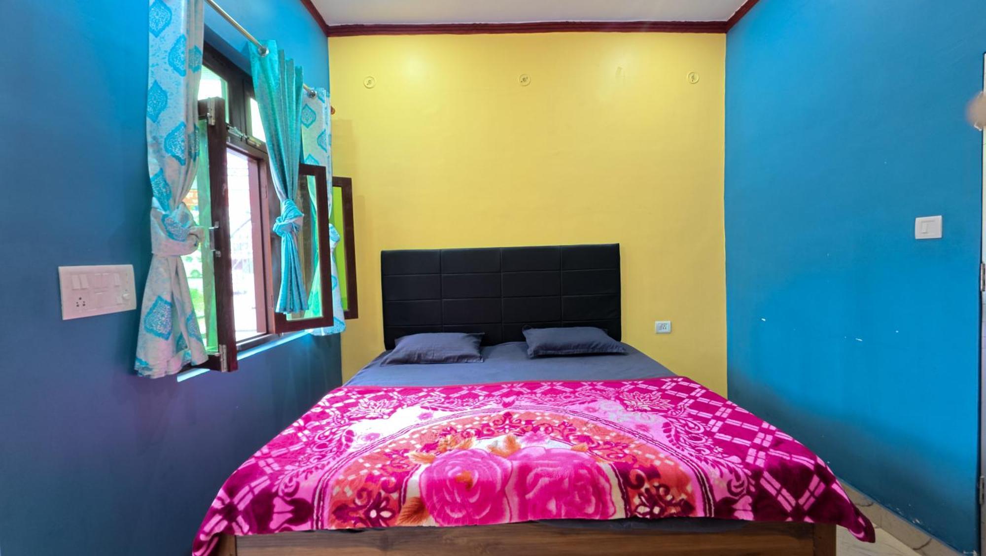 Mahi Restaurant & Guest House Almora Bagian luar foto
