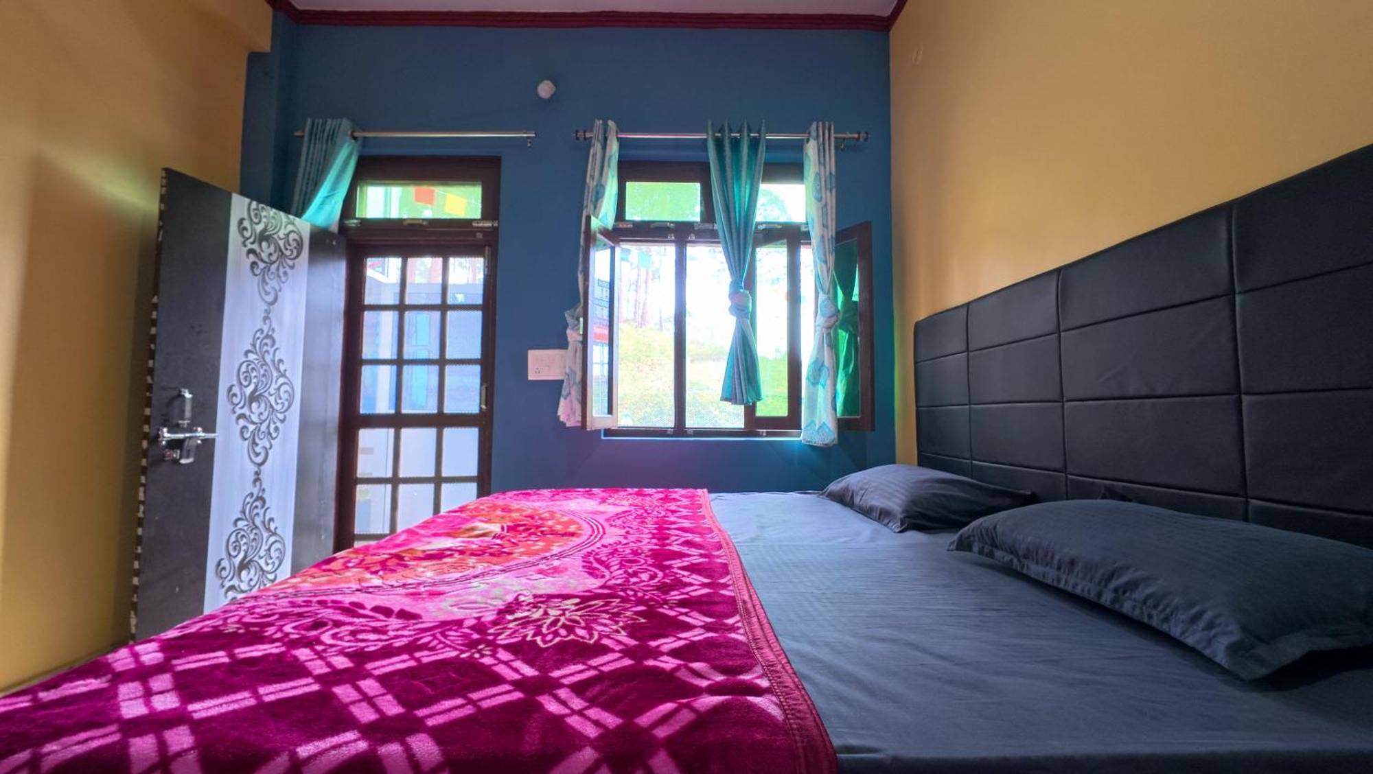 Mahi Restaurant & Guest House Almora Bagian luar foto